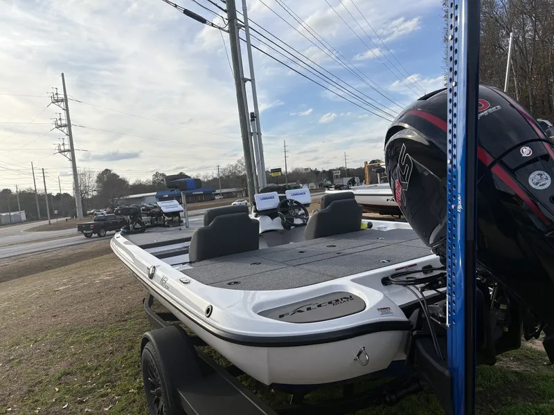 Slide: The Image of Falcon Boats 18 Freedom 2025 - 6