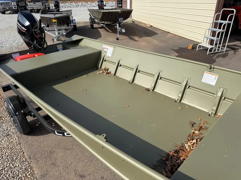 Slide: The Image of Lowe L1648 1648 AM WITH TRAILER 2026 - 14