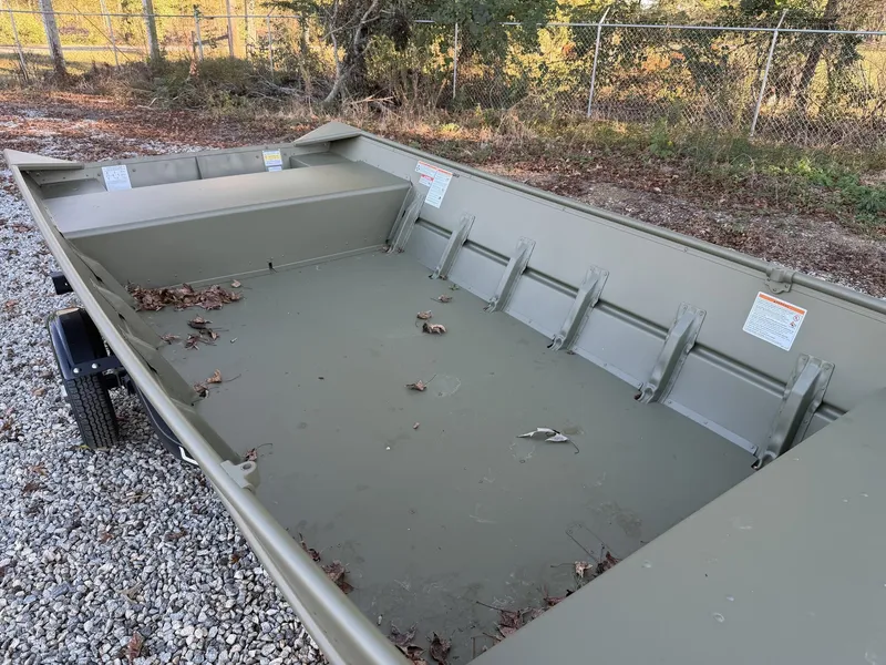 Slide: The Image of Lowe L1648 1648 AM WITH TRAILER 2026 - 9