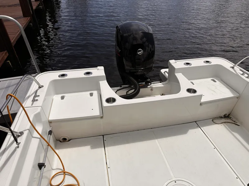 Slide: The Image of Boston Whaler 190 MONTAUK 2024 - 1