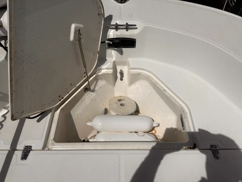 Slide: The Image of Boston Whaler 190 MONTAUK 2024 - 12