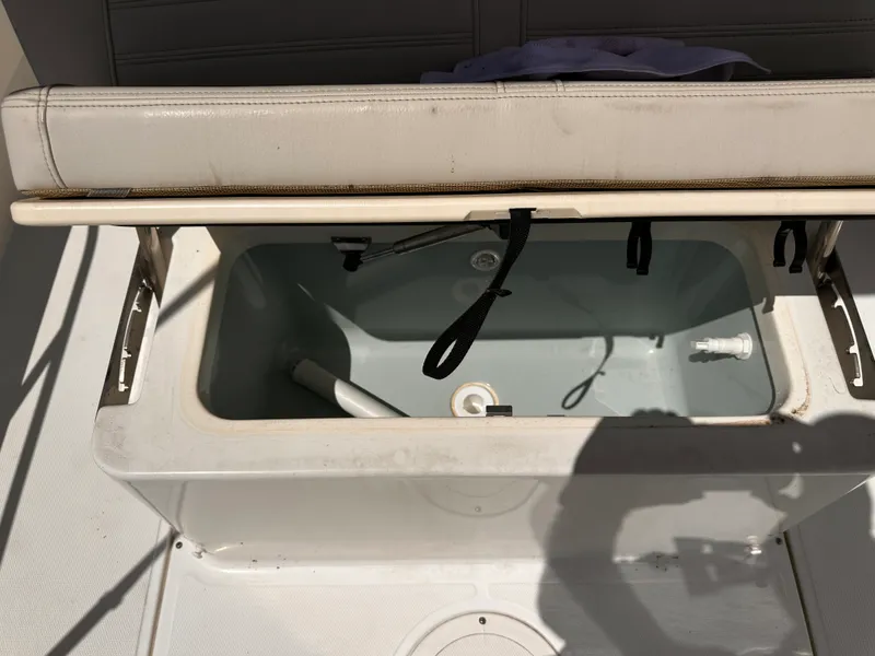 Slide: The Image of Boston Whaler 190 MONTAUK 2024 - 24