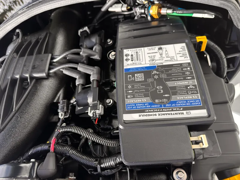 Slide: The Image of Boston Whaler 190 MONTAUK 2024 - 3