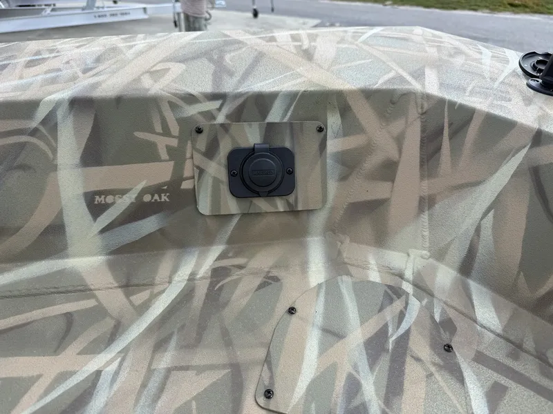 Slide: The Image of Lowe Roughneck Tiller 1760 Deluxe 2026 - 7