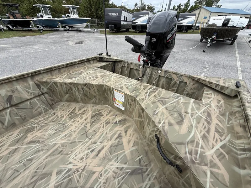 Slide: The Image of Lowe Roughneck Tiller 1760 Deluxe 2026 - 3