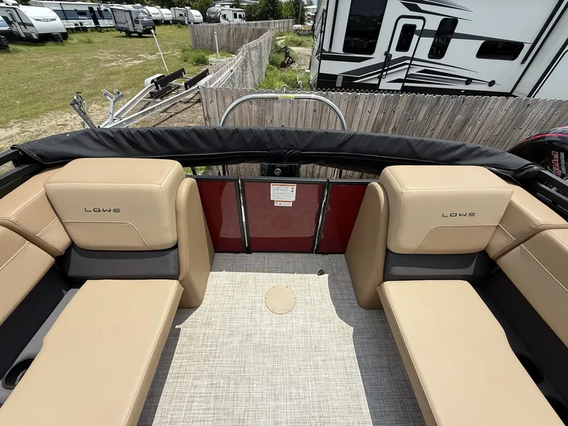 Slide: The Image of Lowe Ss 230 2025 - 10