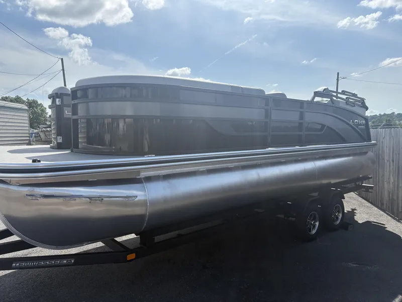 The Image of Lowe Ss 230 2025 - 1