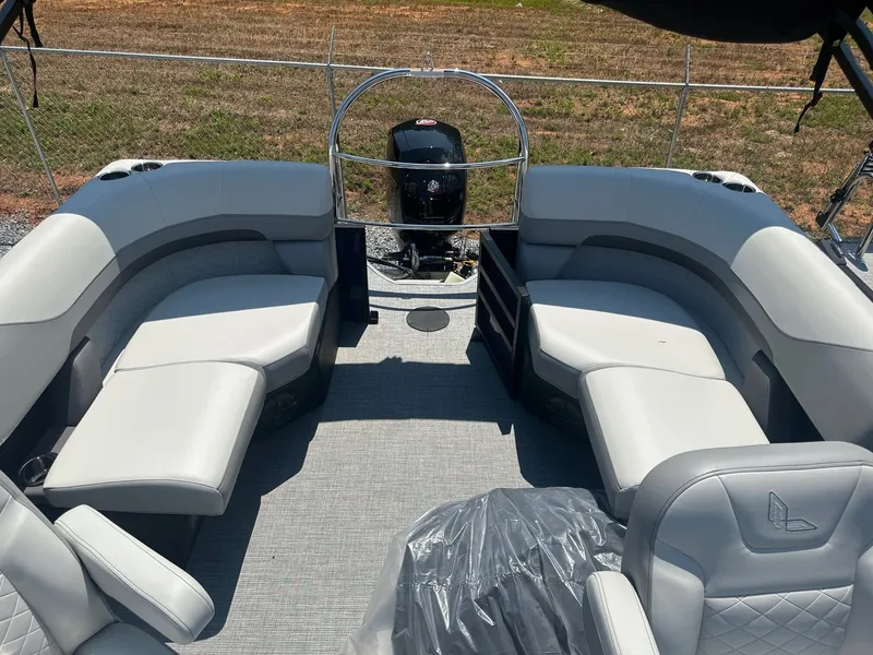 Slide: The Image of Lowe Ss 230 2025 - 8