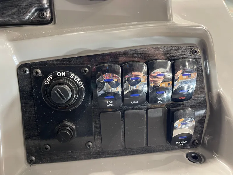 Slide: The Image of Avalon Venture Quad Fish - 19' 2026 - 20