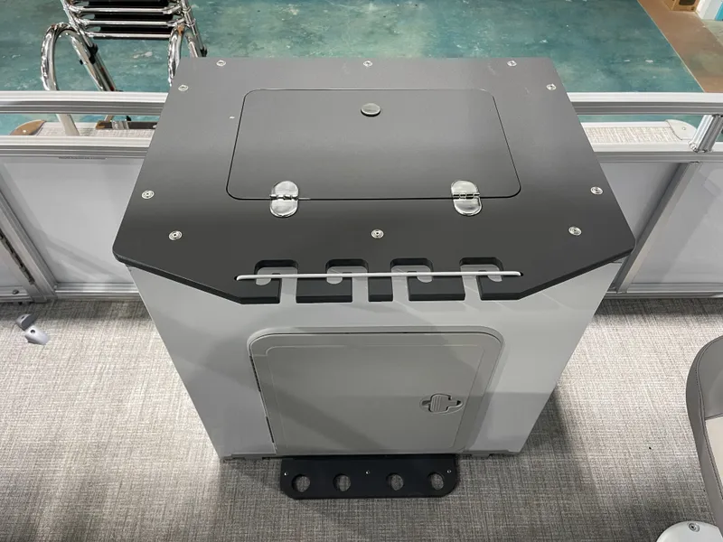 Slide: The Image of Avalon Venture Quad Fish - 19' 2026 - 21