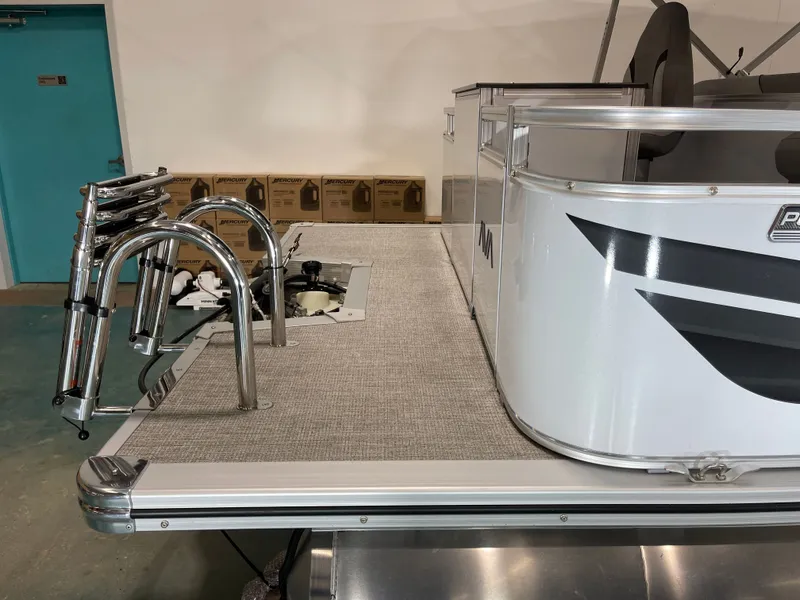 Slide: The Image of Avalon Venture Quad Fish - 19' 2026 - 25