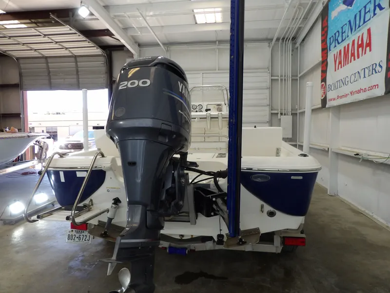 Slide: The Image of NauticStar 2200 2010 - 10