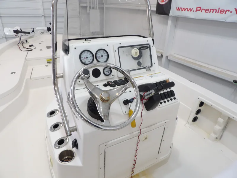 Slide: The Image of NauticStar 2200 2010 - 19