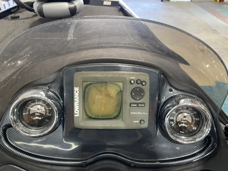 Slide: The Image of Lowe Stinger 180 2016 - 6