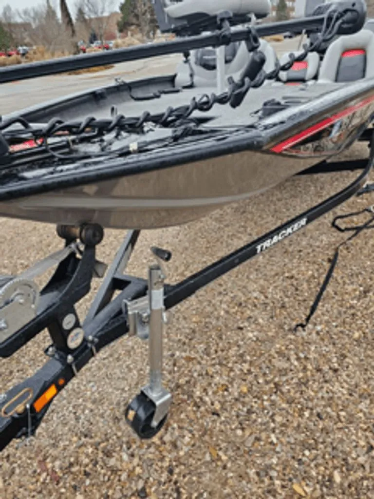 Slide: The Image of Tracker TE TXW 195 2019 - 15