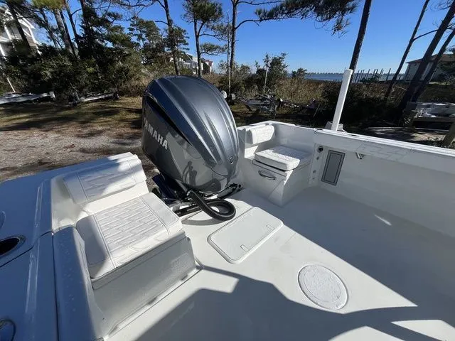 Slide: The Image of Parker Marine 230 Coastal Elite 2026 - 11