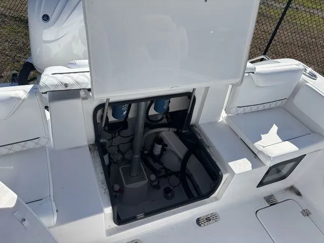 Slide: The Image of Sportsman Heritage 261 Center Console 2026 - 18