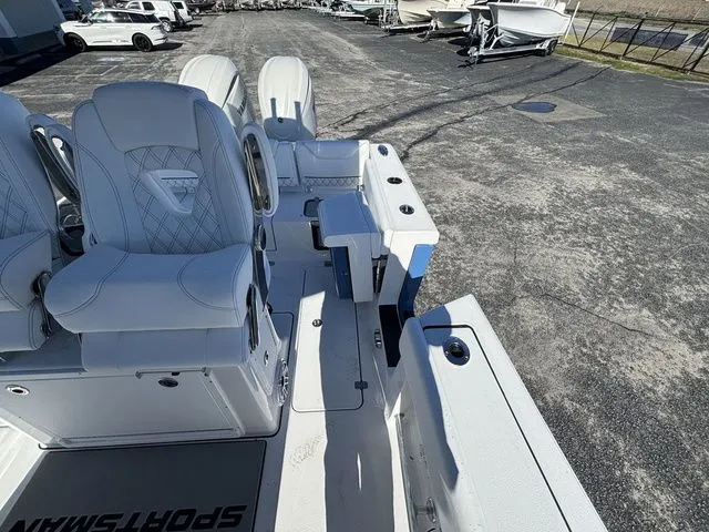 Slide: The Image of Sportsman Heritage 261 Center Console 2026 - 5