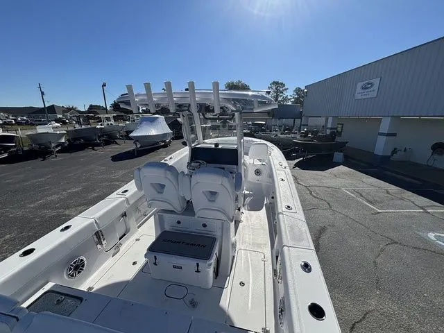 Slide: The Image of Sportsman Heritage 261 Center Console 2026 - 4