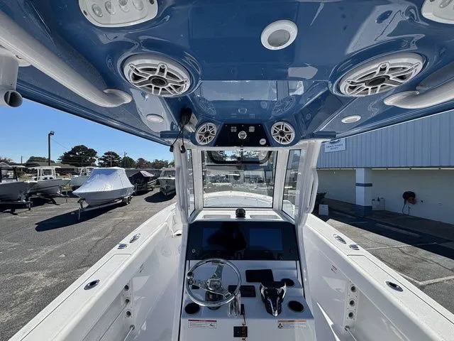 Slide: The Image of Sportsman Heritage 261 Center Console 2026 - 8