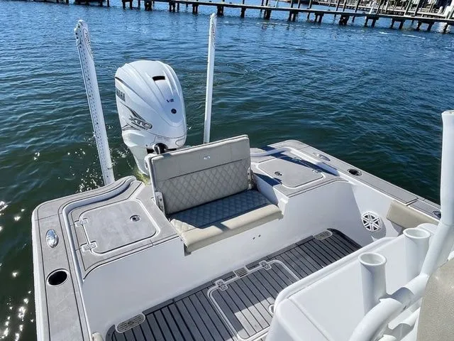 Slide: The Image of Sportsman Masters 267OE Bay Boat 2021 - 13