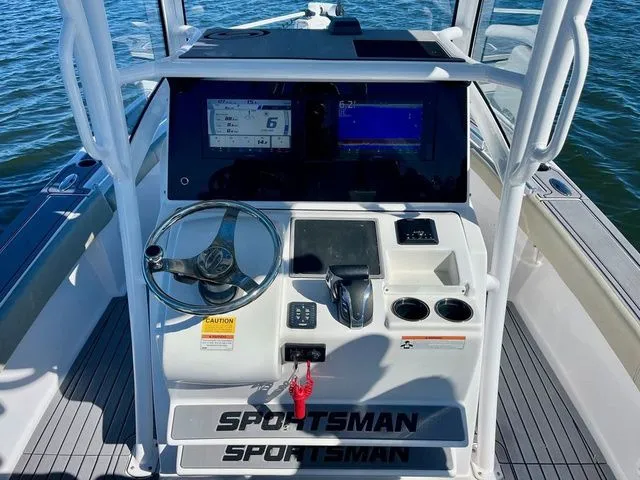 Slide: The Image of Sportsman Masters 267OE Bay Boat 2021 - 15