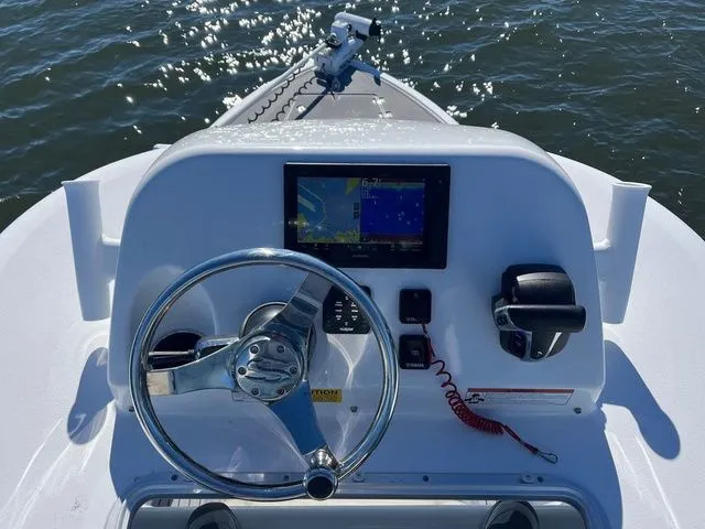 Slide: The Image of Sportsman Masters 267OE Bay Boat 2021 - 18