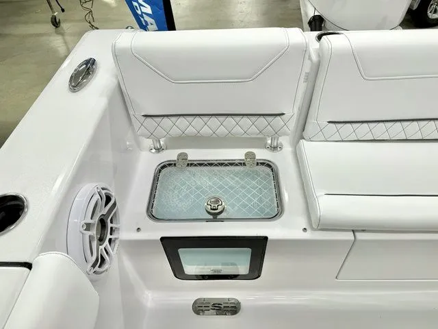 Slide: The Image of Sportsman Heritage 231 Center Console 2026 - 8