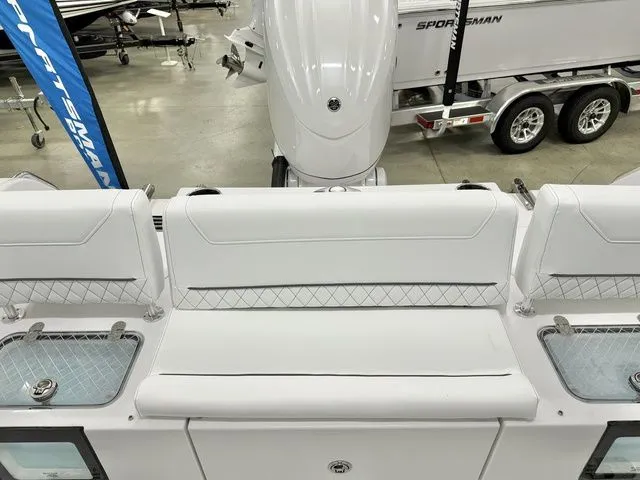 Slide: The Image of Sportsman Heritage 231 Center Console 2026 - 9