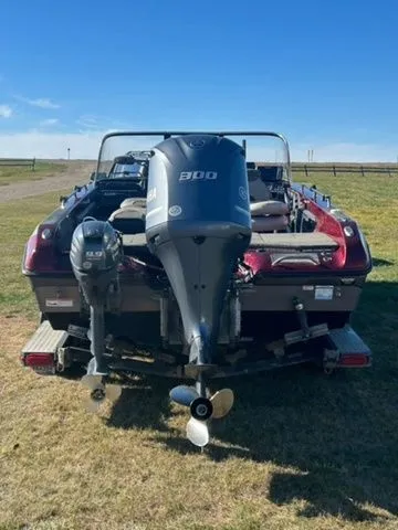 Slide: The Image of Skeeter WX2200 2020 - 4