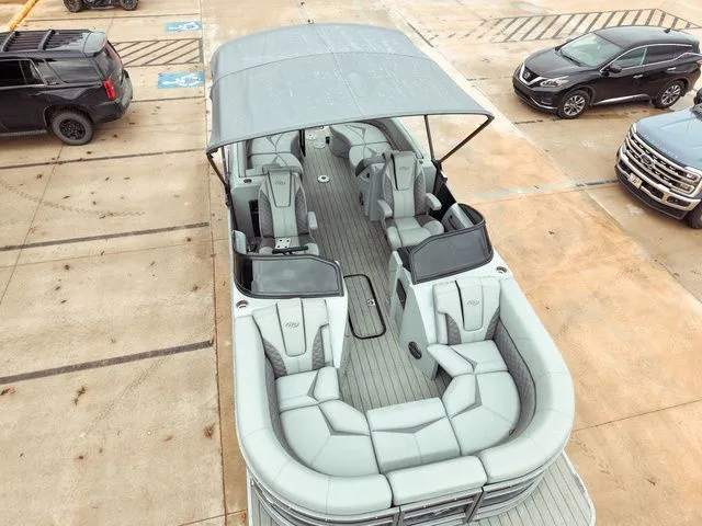 Slide: The Image of Manitou LX 23 Rear Facing X-Treme Windshield (RFXW) Single 2024 - 11