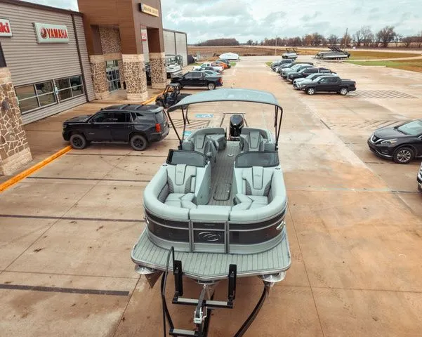 Slide: The Image of Manitou LX 23 Rear Facing X-Treme Windshield (RFXW) Single 2024 - 6