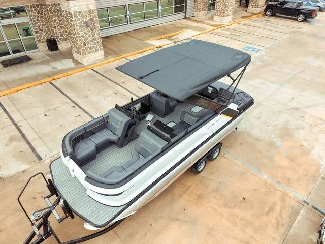 Slide: The Image of Manitou Explore 22 Switchback 2025 - 14