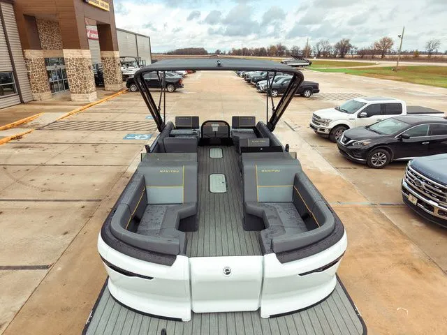 Slide: The Image of Manitou Explore 22 Switchback 2025 - 9