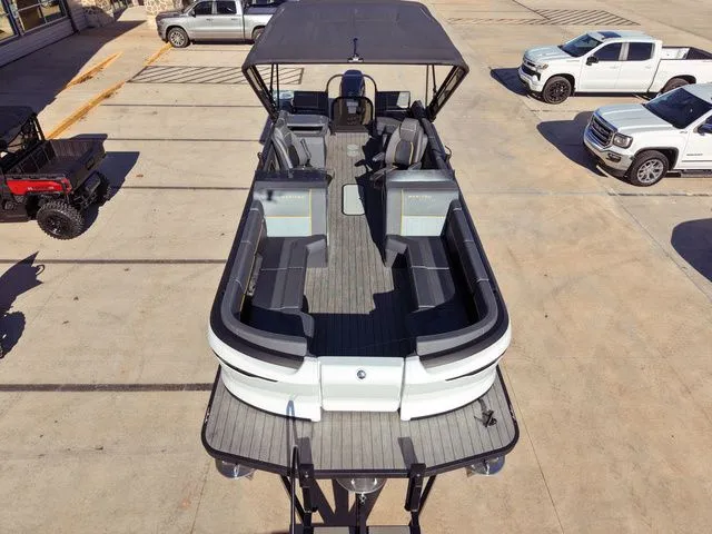 Slide: The Image of Manitou Explore 24 Switchback 2025 - 16