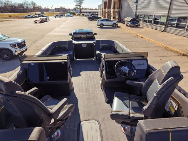 Slide: The Image of Manitou Explore 24 Switchback 2025 - 9