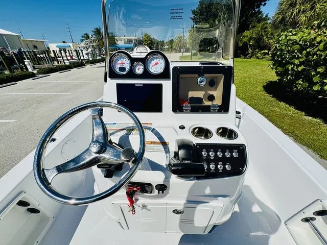 Slide: The Image of NauticStar 194 2024 - 10