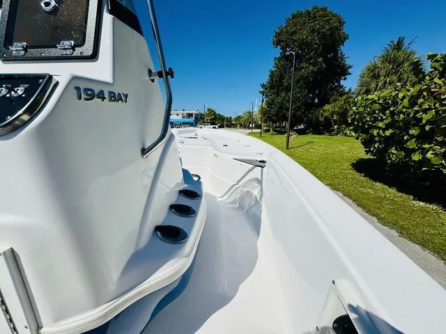 Slide: The Image of NauticStar 194 2024 - 11