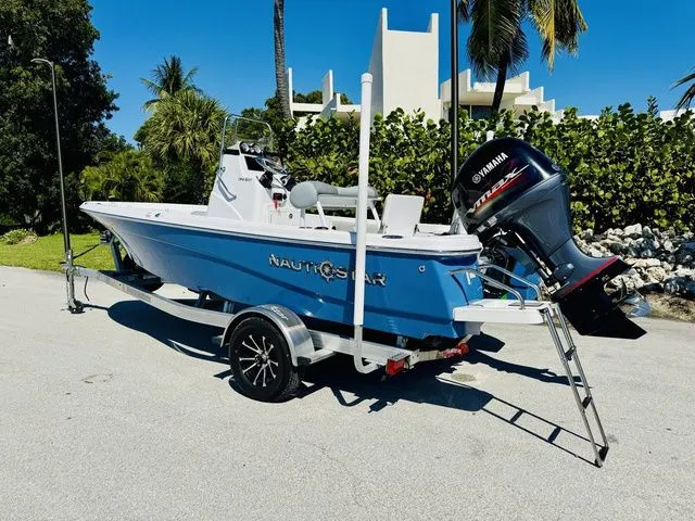 Slide: The Image of NauticStar 194 2024 - 3