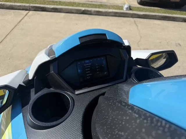 Slide: The Image of Yamaha FX Cruiser HO 2023 - 18