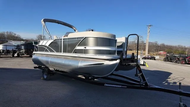 Slide: The Image of Sylvan Mirage 820 CRS 2026 - 17