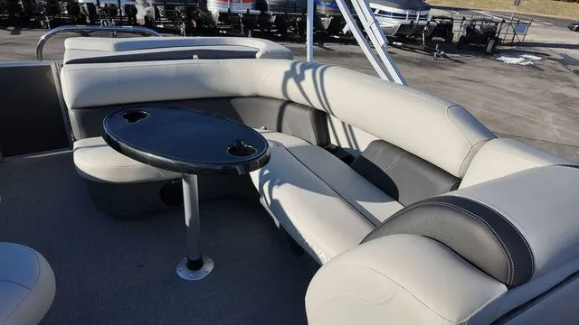 Slide: The Image of Sylvan Mirage 820 CRS 2026 - 25