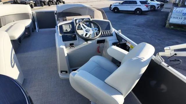 Slide: The Image of Sylvan Mirage 820 CRS 2026 - 26