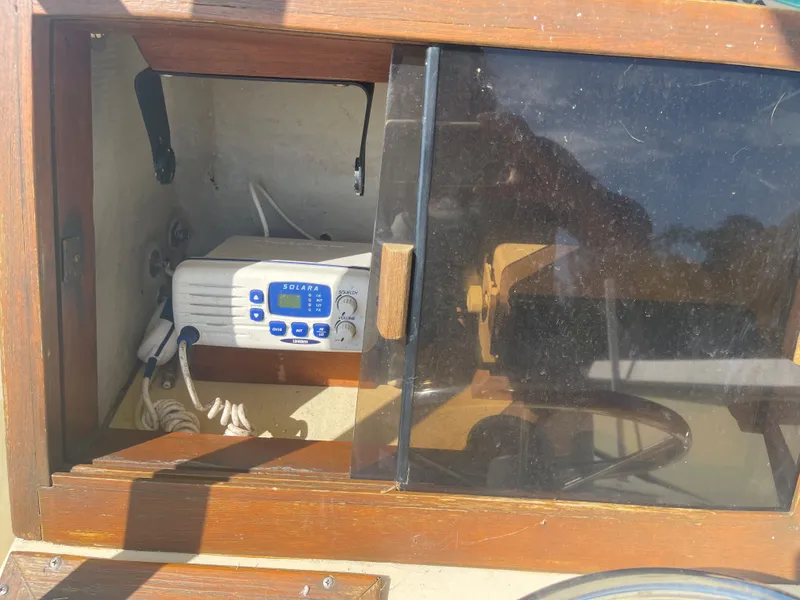 Slide: The Image of VHF radio installed on a 1986 Gulf Stream Yachts custom model. - 20