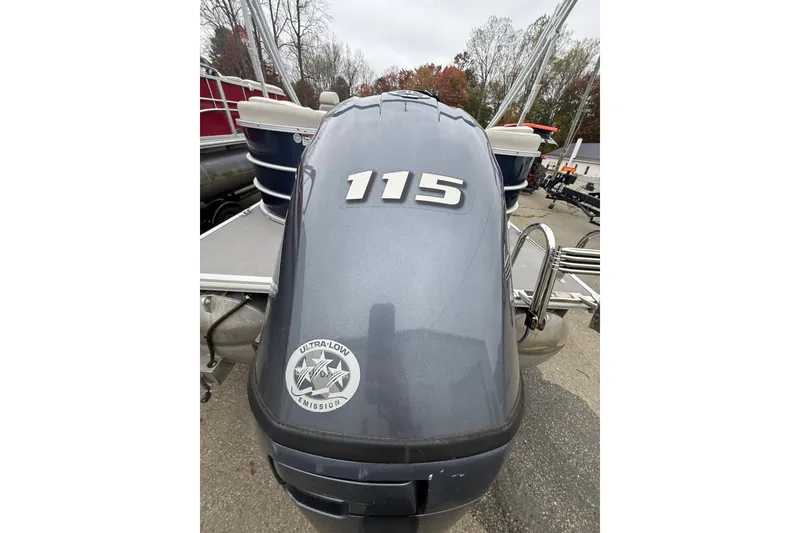 Slide: The Image of 2016 Sylvan Mirage Cruise 8522 LZ LE with 115 HP outboard motor. - 20