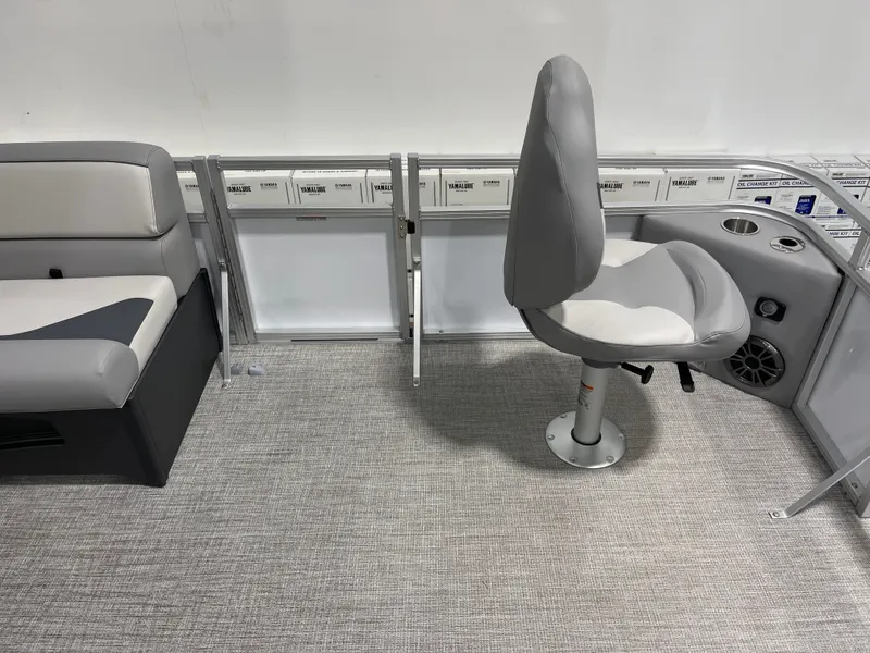 Slide: The Image of Avalon Venture Quad Fish - 19' 2026 - 12