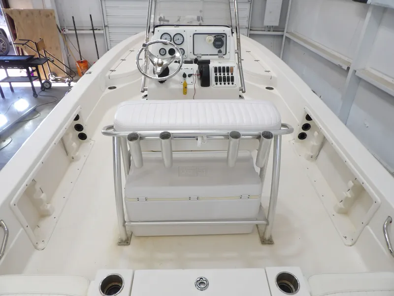 Slide: The Image of NauticStar 2200 2010 - 21