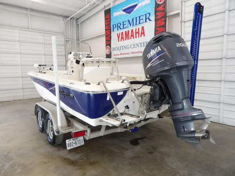 Slide: The Image of NauticStar 2200 2010 - 6