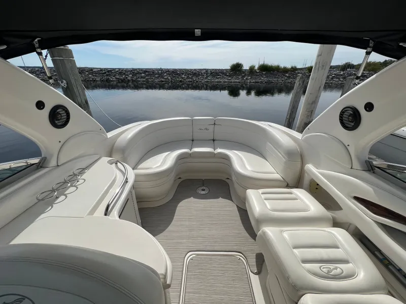 Slide: The Image of Sea Ray 290 Sun Sport 2004 - 14