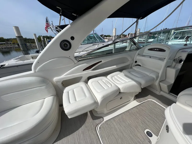 Slide: The Image of Sea Ray 290 Sun Sport 2004 - 9